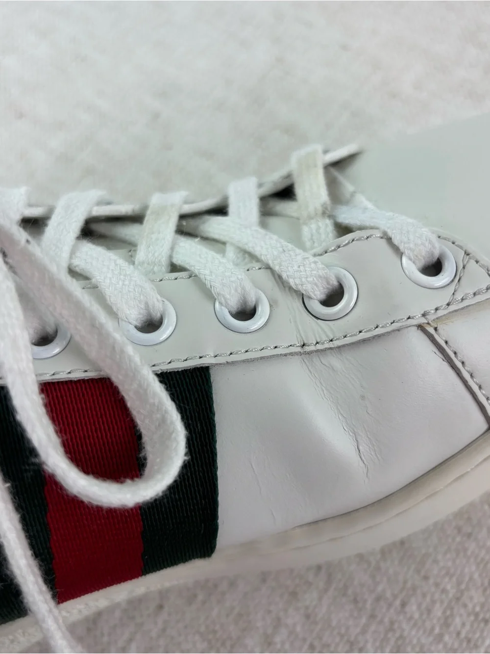 Gucci White Leather Sneakers with Red and Green Stripe and Red Heel